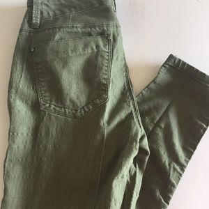 Previously worn size 5 Indigo Rein Green Jeans